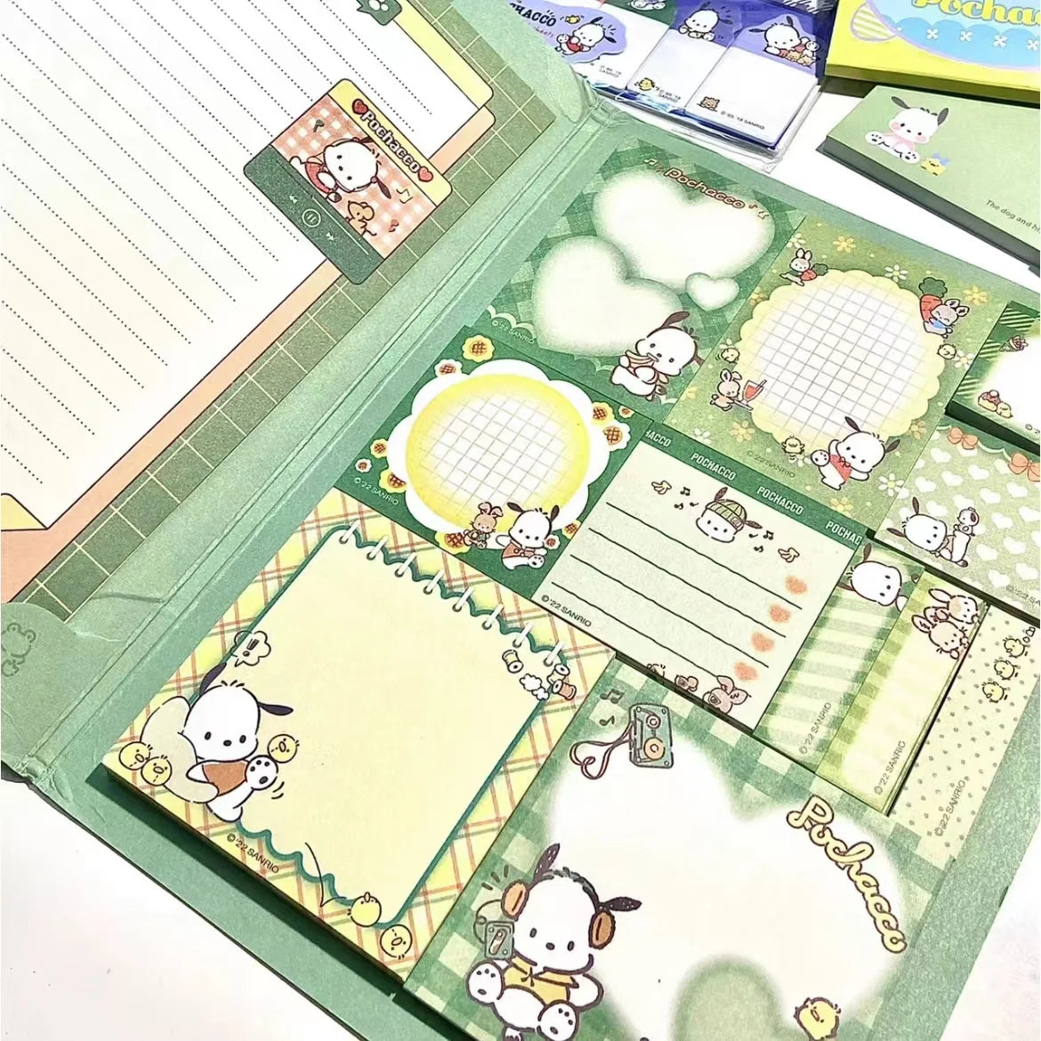 Hello Kitty Stationary Book Green